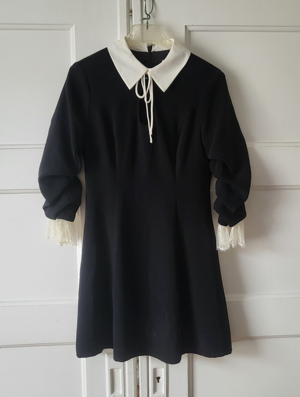 Cinq A Sept Savina A-Line Mini Dress Black Long Sleeve White Collar Size 4
